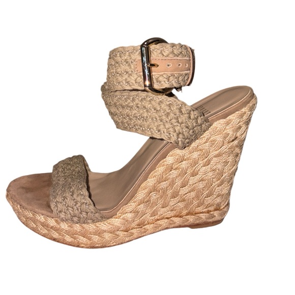 Stuart Weitzman
Alex Crochet Wedge Sandal - Picture 4 of 15